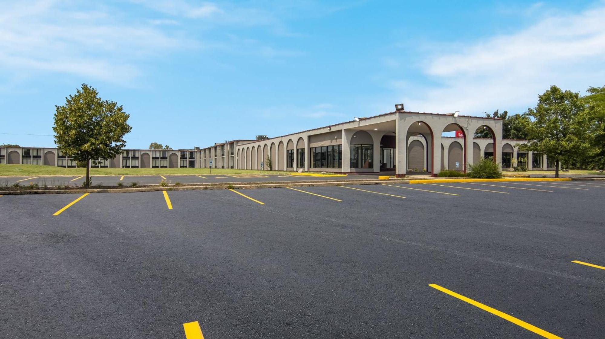 Hometowne Studios By Red Roof And Conference Center Chicago - N Aurora Naperville North Aurora Exteriér fotografie