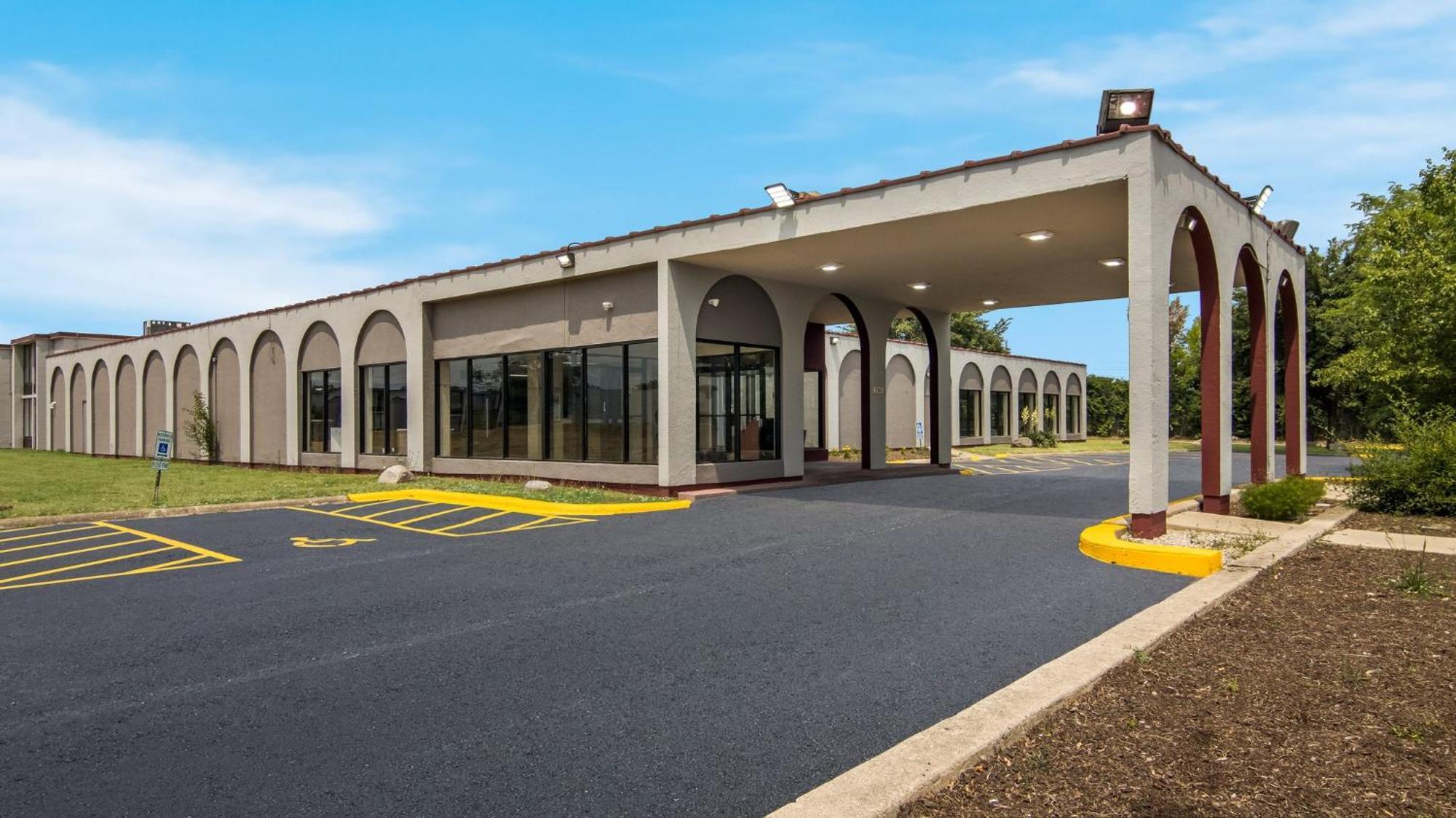 Hometowne Studios By Red Roof And Conference Center Chicago - N Aurora Naperville North Aurora Exteriér fotografie