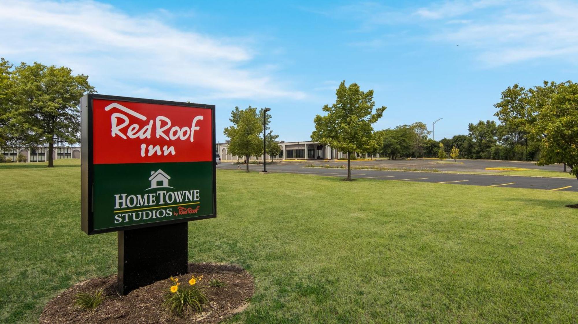 Hometowne Studios By Red Roof And Conference Center Chicago - N Aurora Naperville North Aurora Exteriér fotografie